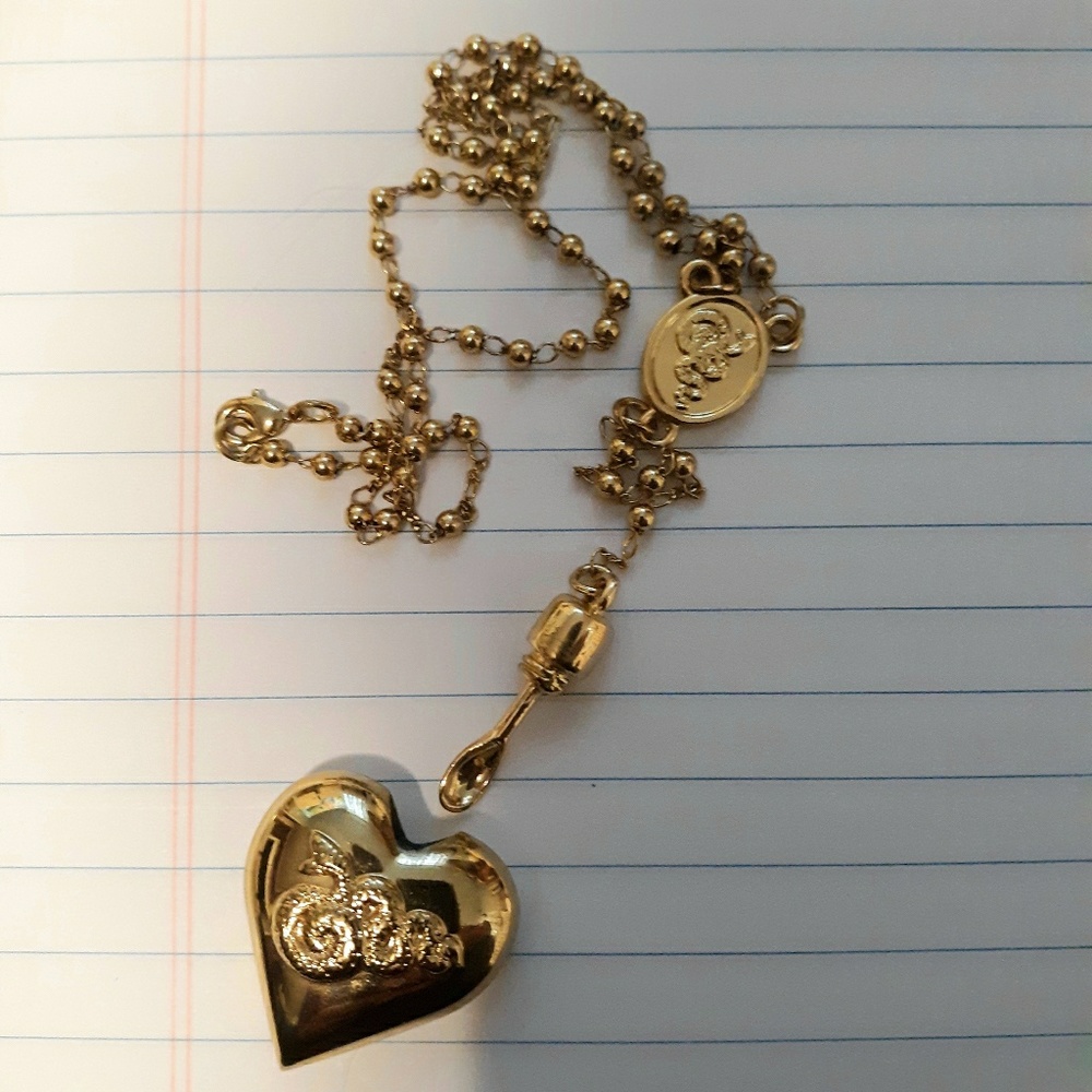 Lana Del Rey Heart Scoop Necklace